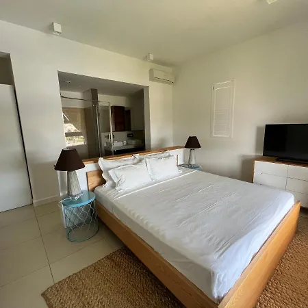 Penthouse Marina - 3 Ensuite Bedrooms Riviere Noire Exterior photo